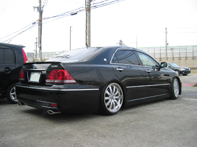 Here's a good way to have a Lexus VIP car My favorite the Toyota Crown 